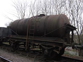 GWR 80990 Cylindrical Tank Wagon.jpg